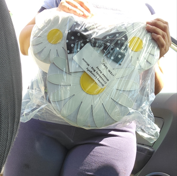 Loungefly Minnie Daisy Bag - Picture 3 of 3